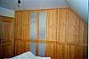 Schlafzimmerschrank in Erle massiv für Dachschräge website0006_1.jpg